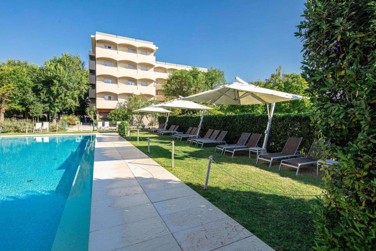 Hotel La Pergola Lignano Sabbiadoro Zewnętrze zdjęcie